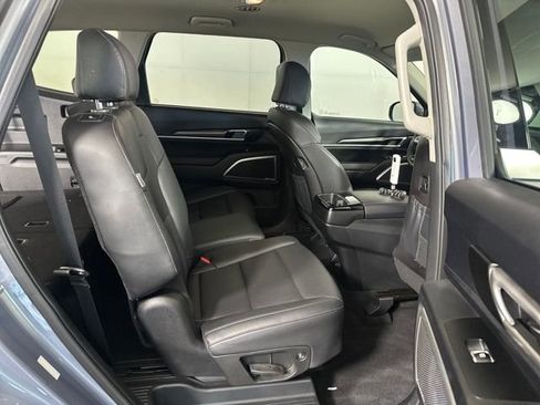 Used 2023 Kia Telluride LX image 27