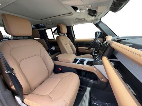 New 2026 Land Rover Defender 110 X-Dynamic SE AWD/4WD image 16