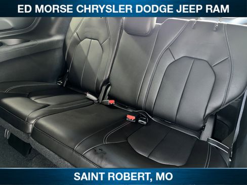 New 2026 Chrysler Pacifica Select FWD image 25