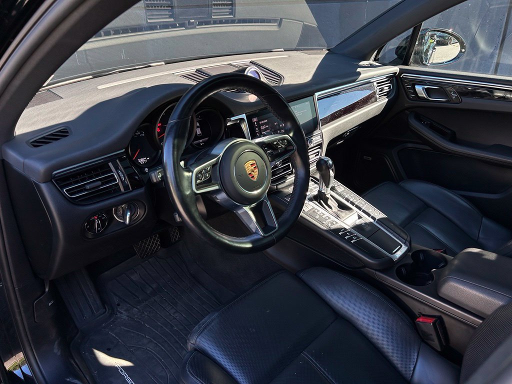 Certified 2020 Porsche Macan AWD/4WD image 17