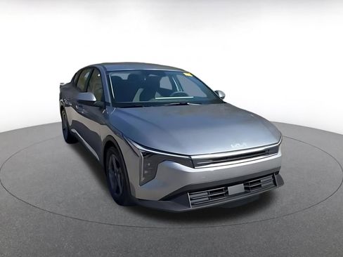 Used 2025 Kia K4 LXS image 16