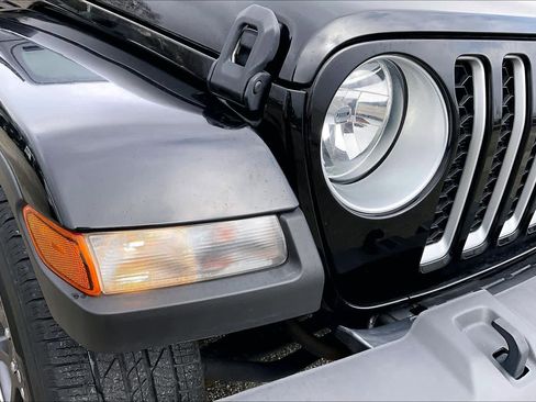 Used 2021 Jeep Gladiator Overland w/ Popular Equipment Package image 25