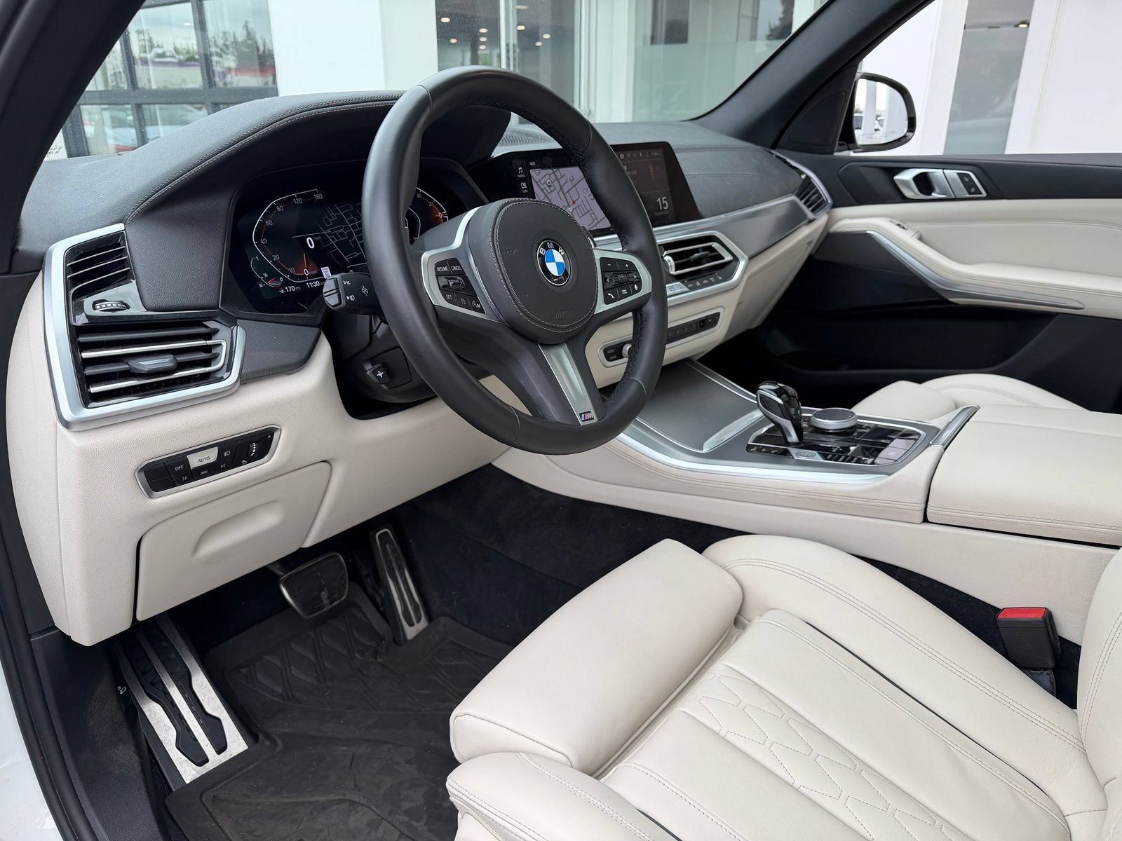 Used 2023 BMW X5 xDrive40i w/ M Sport Package AWD/4WD image 13
