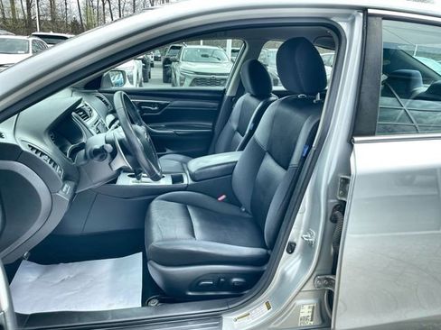 Used 2016 Nissan Altima 2.5 SR FWD image 19