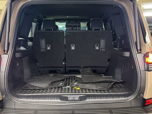 Used 2024 Lexus GX 550 AWD/4WD image 16