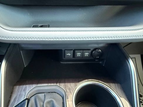 Used 2021 Toyota Highlander Platinum FWD image 26