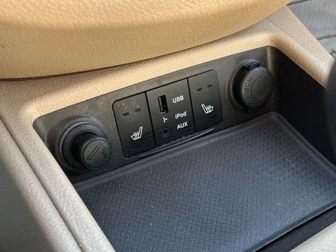 Used 2011 Hyundai Santa Fe Limited AWD/4WD image 42