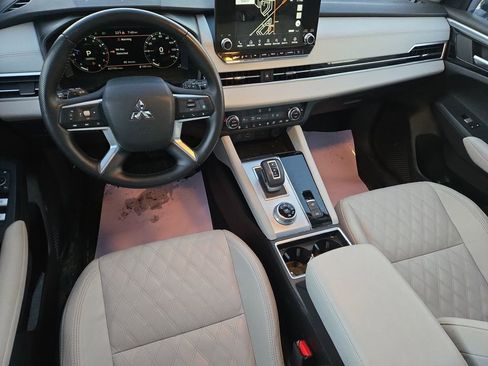 Used 2024 Mitsubishi Outlander SEL image 12