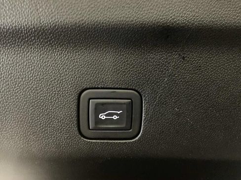 Used 2023 Chevrolet Tahoe High Country AWD/4WD image 17