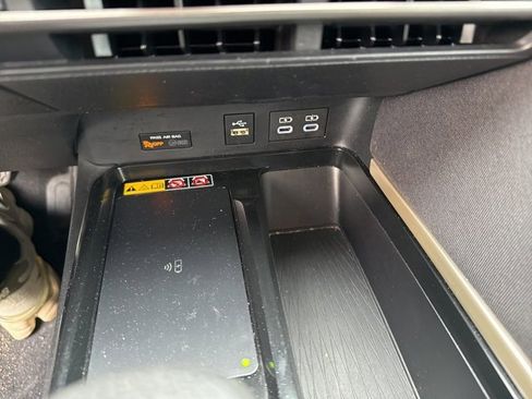 Used 2025 Toyota Camry LE image 19