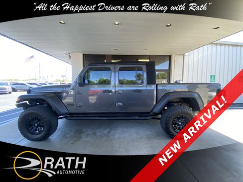 Used 2020 Jeep Gladiator Sport w/ Quick Order Package 24S AWD/4WD image 9