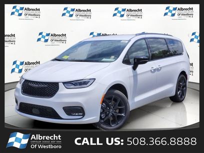 New 2026 Chrysler Pacifica Select w/ S Appearance Package