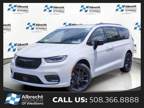 New 2026 Chrysler Pacifica Select w/ S Appearance Package AWD/4WD image 1