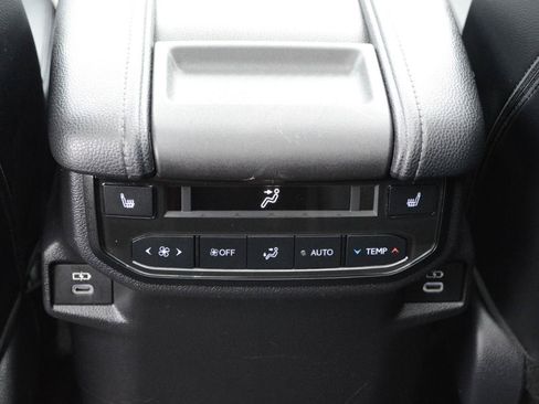 Used 2024 Toyota Grand Highlander AWD image 21