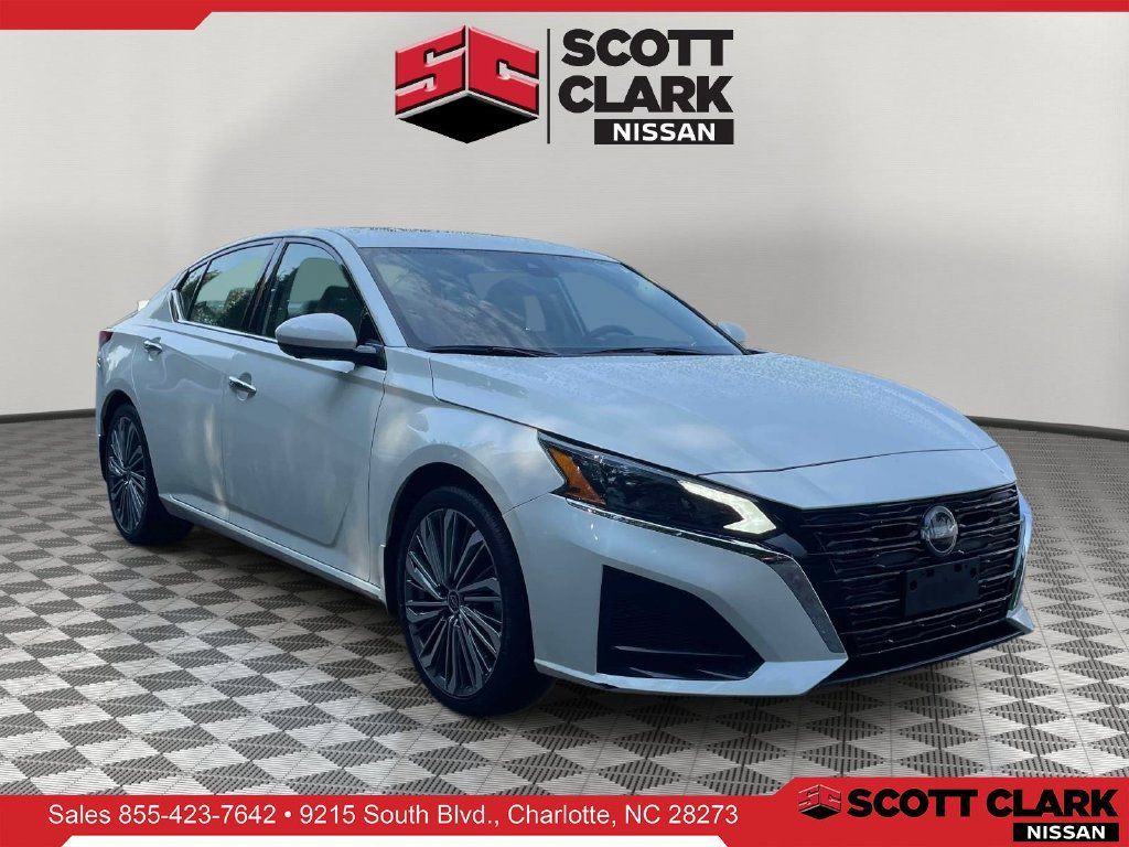 Used 2025 Nissan Altima 2.5 SL FWD 360° Tour