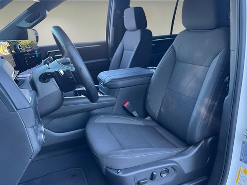Used 2026 Chevrolet Tahoe LS AWD/4WD image 11