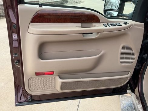 Used 2003 Ford F250 King Ranch AWD/4WD image 6