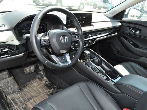 Used 2023 Honda Accord Touring image 9