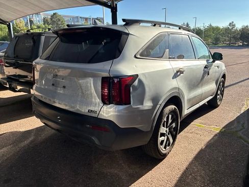 Used 2022 Kia Sorento S AWD/4WD image 4