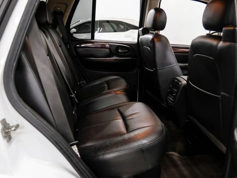 Used 2009 GMC Envoy Denali w/ Sun And 6-Disc Cd Package AWD/4WD image 31