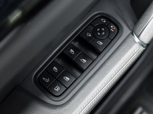Certified 2023 Porsche Cayenne AWD/4WD image 19