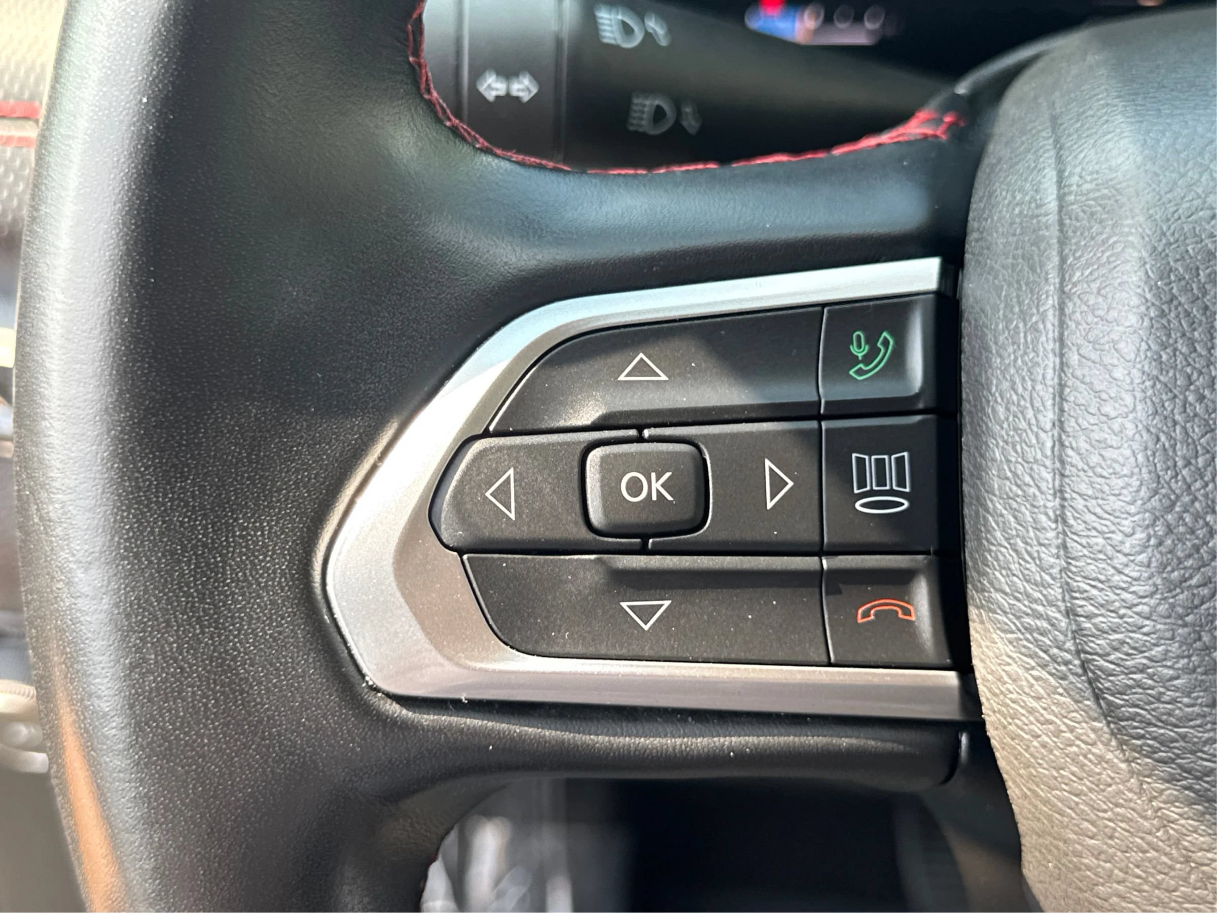 Used 2022 Jeep Compass Trailhawk w/ Trailhawk Elite Group AWD/4WD image 36