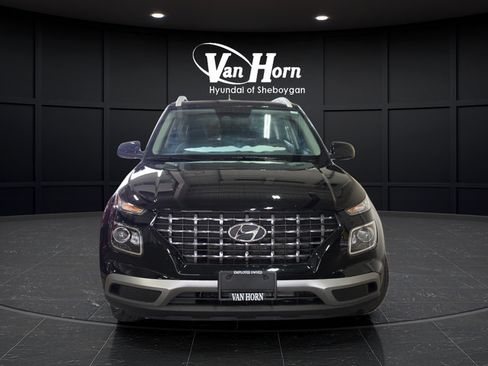 Certified 2025 Hyundai Venue SEL FWD image 2