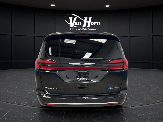 Used 2023 Chrysler Pacifica Pinnacle FWD image 6
