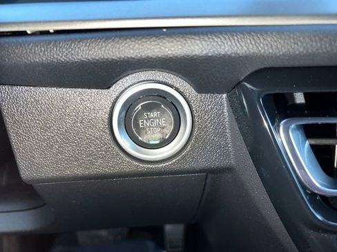 Certified 2025 Chevrolet Traverse LT image 29