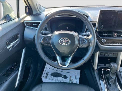 Used 2024 Toyota Corolla Cross XLE image 24
