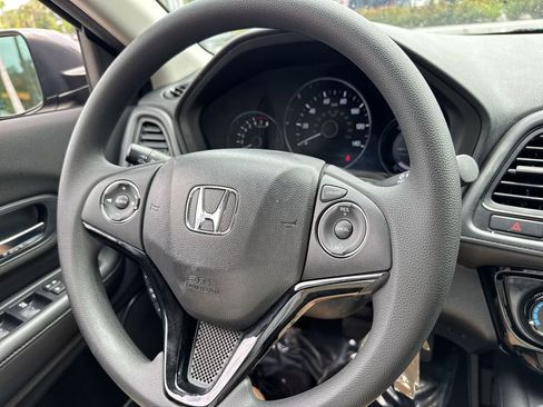 Used 2017 Honda HR-V LX image 54