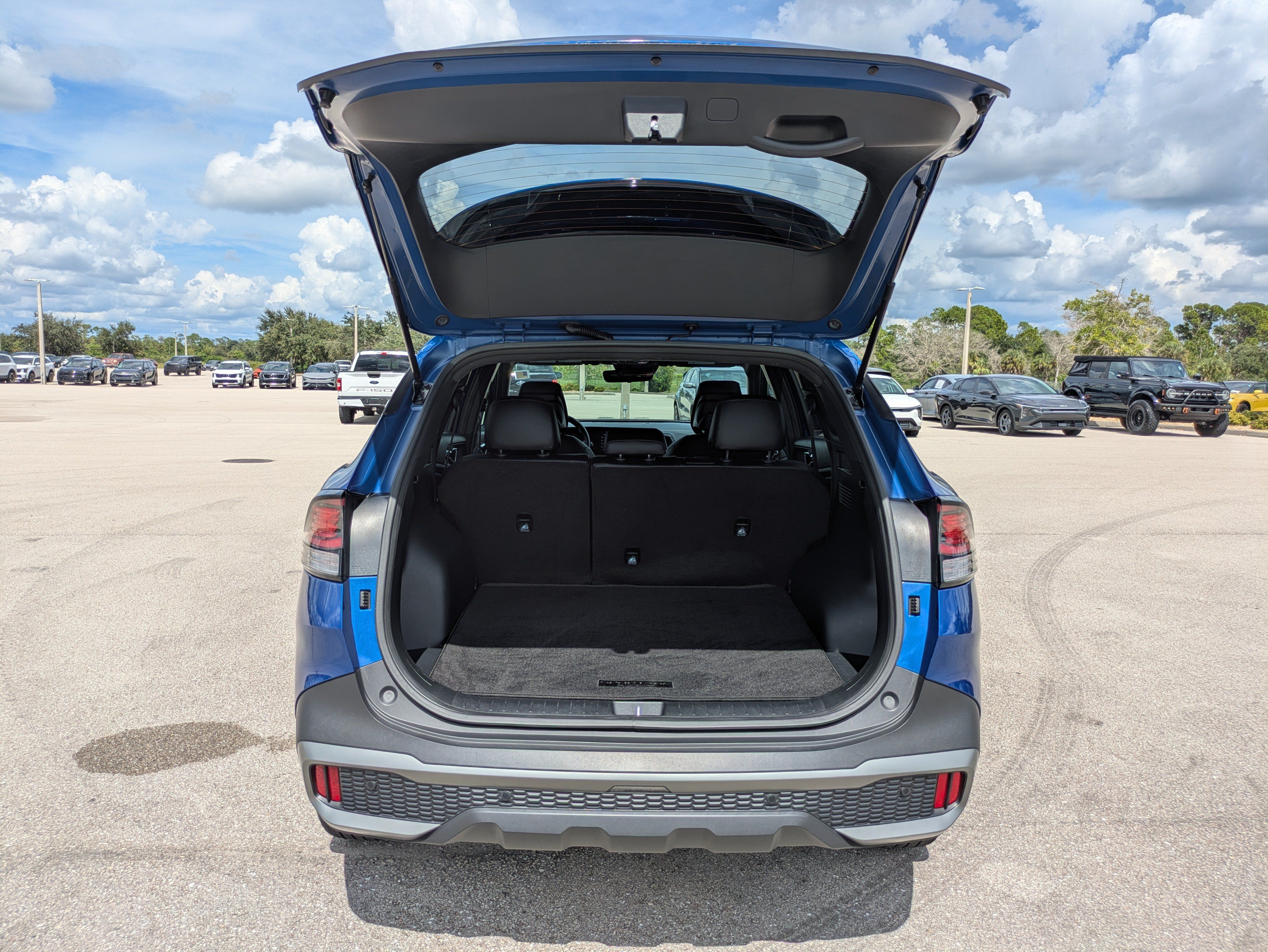 Used 2023 Kia Sportage X-Line AWD/4WD image 32