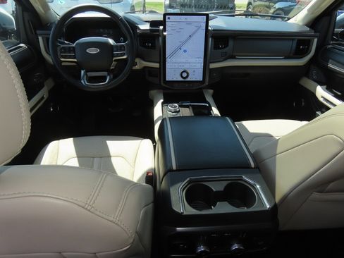 Used 2022 Ford Expedition Platinum RWD image 25