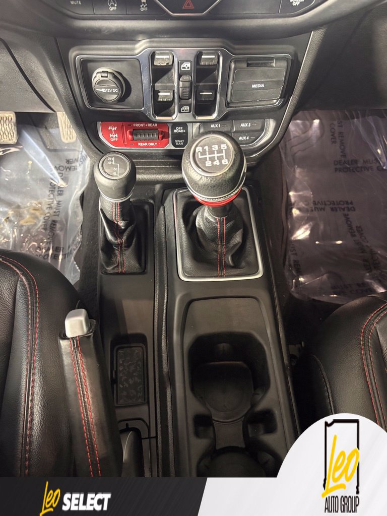 Used 2020 Jeep Gladiator Rubicon w/ Dual Top Group AWD/4WD image 17