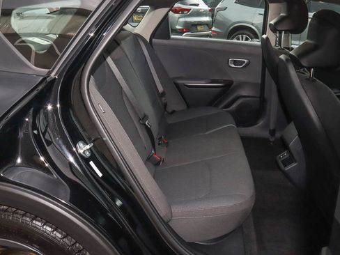 Used 2025 Kia K4 FWD image 19