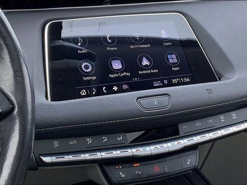 Used 2019 Cadillac XT4 Luxury w/ Cold Weather Package image 5