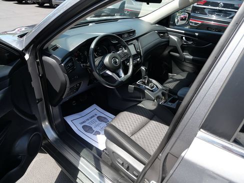 Used 2018 Nissan Rogue SV FWD image 9
