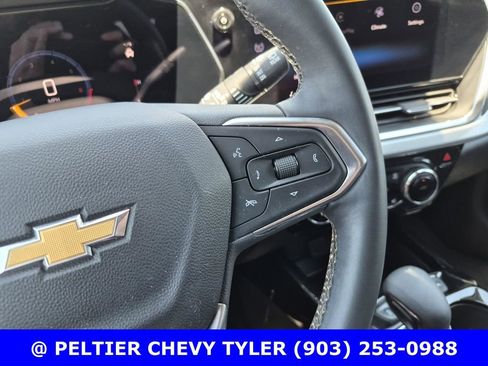 Used 2025 Chevrolet Trax LT w/ Driver Confidence Package FWD image 26