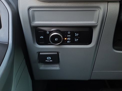 Used 2023 Ford F150 XLT image 28