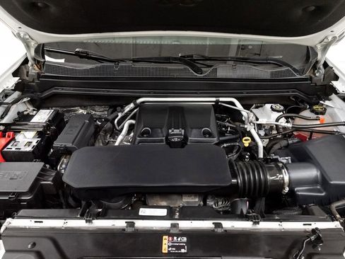 Used 2023 Chevrolet Colorado Trail Boss w/ Technology Package image 3