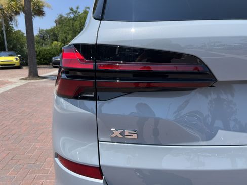 Used 2025 BMW X5 M60i AWD/4WD image 42