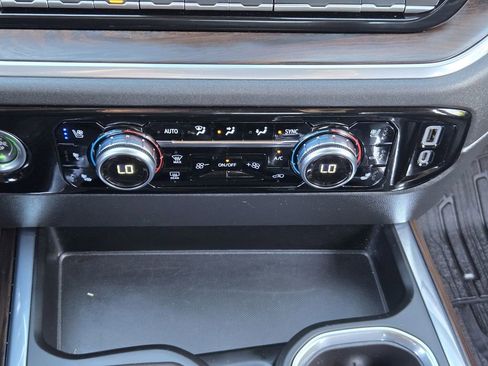 Used 2022 GMC Sierra 1500 SLT w/ SLT Convenience Package image 17