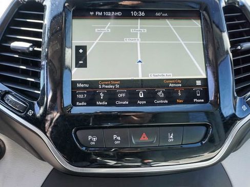 Used 2019 Jeep Cherokee Overland w/ Technology Group image 14