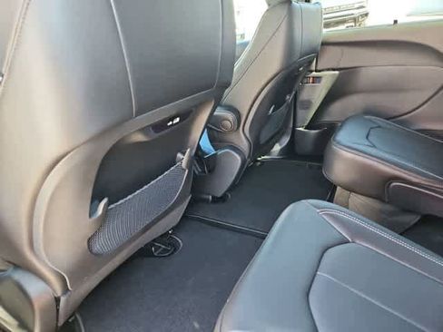New 2026 Chrysler Pacifica Select FWD image 18