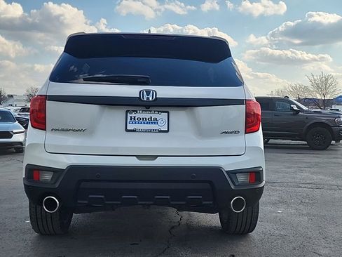 Used 2023 Honda Passport EX-L image 4