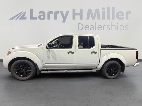 Used 2018 Nissan Frontier SV w/ Value Truck Package RWD image 2