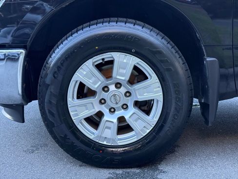 Used 2017 Nissan Titan SV RWD image 11