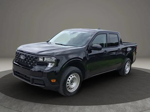 Used 2025 Ford Maverick XL w/ Equipment Group 102A AWD/4WD image 3