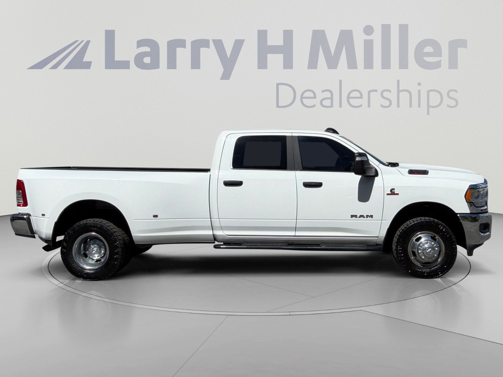 Used 2023 RAM 3500 Big Horn w/ Level 1 Equipment Group AWD/4WD image 6