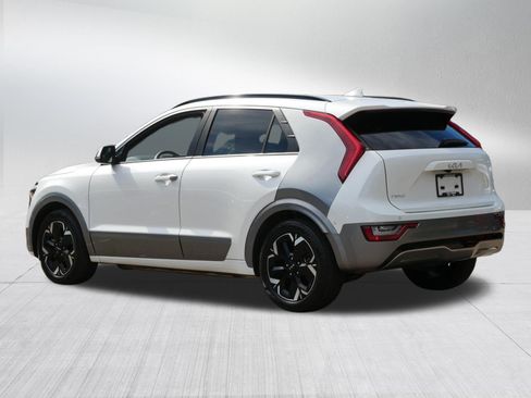 Used 2023 Kia Niro Wave FWD image 5